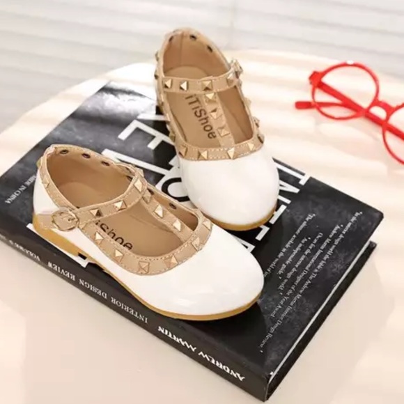 BRAND NEW Cutest girls dress shoes size 1.5 ! - Picture 2 of 2